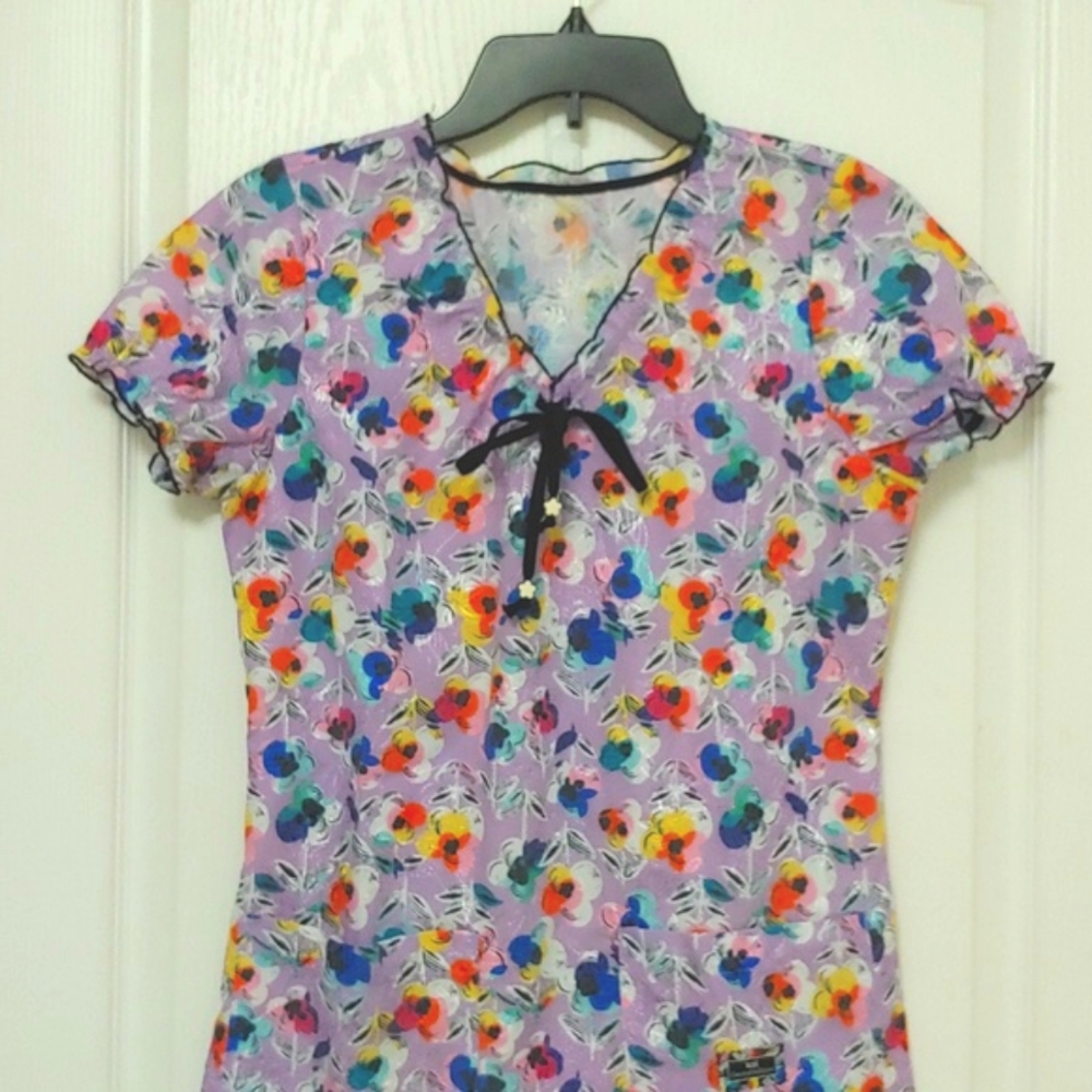 **KOI Limited Edition Floral Embroidered Nursing Scrub tops. Size XS. Lot of 3